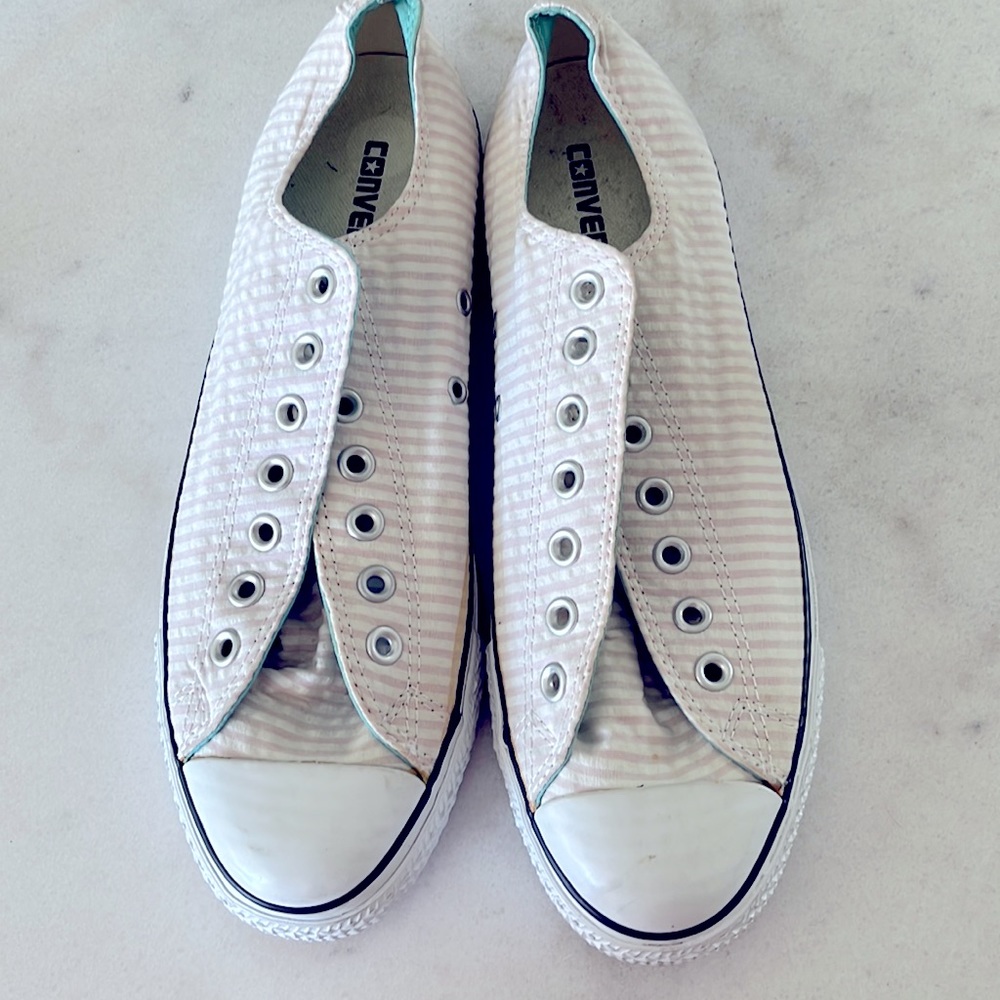 Converse All Star Red Sole RARE Pink and White Seersucker Men’s 9 / W 11